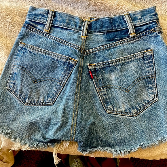 Levi’s mom Jean shorts - Picture 1 of 2